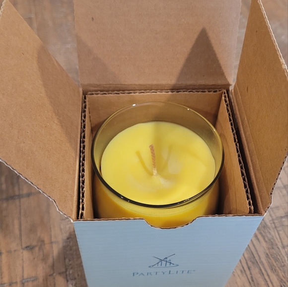 Hocus Pocus Partylite Abracadabra Candle 11.4 OZ NWT - Picture 2 of 7